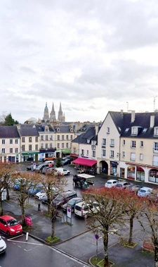 EXCLUSIVITE!! APPARTEMENT DE 4 PIECES DE 54 m² (80m² au sol) EN PLEIN CENTRE DE BAYEUX