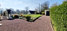 EXCLUSIVITE!! Maison familiale spacieuse de 7 pièces sur environ 150 m² avec jardin de 1200m², garage et dépendances