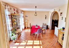 EXCLUSIVITE!! Maison familiale spacieuse de 7 pièces sur environ 150 m² avec jardin de 1200m², garage et dépendances