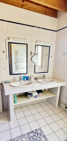 Exclusivité.!! Charmante maison familiale de 137 m2, 6 pièces 4 chambres dont une avec vue mer — Quettehou — 