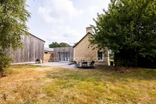  EXCLUSIVITE!PROPRIETE EQUESTRE DE HAUT STANDING de près dze 5 ha, A 10 Min DE LA PLAGE , 1 MAISON D'HABITATION DE 150 m², UN STUDIO , 43 BOXES, UNE PISTE DE GALOP, CARRIERE de 75m x 65m et 20 ha pos