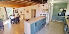 Exclusivité!!! RARE à 2 min du bourg , Maison de Caractère, rénovée, très belle prestation, de 8 pièces, d'environ 205 m²et de 2900m² de terrain avec dépendances, GROS POTENTIEL!