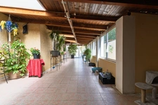 Maison 5 chambres avec piscine sur grand terrain de 1373m2.