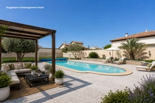 Maison 5 chambres avec piscine sur grand terrain de 1373m2.