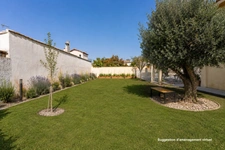 Maison 5 chambres avec piscine sur grand terrain de 1373m2.