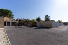 Maison 5 chambres avec piscine sur grand terrain de 1373m2.