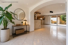 Maison 5 chambres avec piscine sur grand terrain de 1373m2.