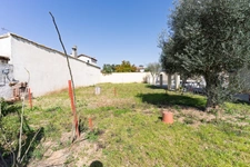 Maison 5 chambres avec piscine sur grand terrain de 1373m2.