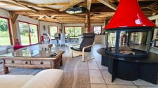 A 20 KMS de Fécamp. Ensemble immobilier comprenant 2 habitations (303 m²);1 piscine; triple garage; Terrain 5215 m².