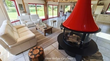 A 20 KMS de Fécamp. Ensemble immobilier comprenant 2 habitations (303 m²);1 piscine; triple garage; Terrain 5215 m².