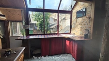 FECAMP real estate complex comprising 1 studio; 1 F2 apartment; 1 F6 apartment; 1 workshop of 100 m² and a courtyard of 180 m².