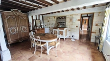A 20 KMS de Fécamp. Ensemble immobilier comprenant 2 habitations (303 m²);1 piscine; triple garage; Terrain 5215 m².