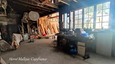 FECAMP real estate complex comprising 1 studio; 1 F2 apartment; 1 F6 apartment; 1 workshop of 100 m² and a courtyard of 180 m².