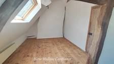 FECAMP real estate complex comprising 1 studio; 1 F2 apartment; 1 F6 apartment; 1 workshop of 100 m² and a courtyard of 180 m².