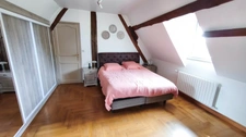A 20 KMS de Fécamp. Ensemble immobilier comprenant 2 habitations (303 m²);1 piscine; triple garage; Terrain 5215 m².