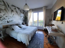 House for sale 8 rooms 193 m² NEAR AIRE SUR L'ADOUR (40) 5 Bedrooms-Garage-1900 m² of land with swimming pool.