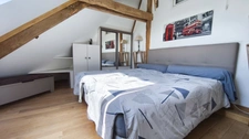 A 20 KMS de Fécamp. Ensemble immobilier comprenant 2 habitations (303 m²);1 piscine; triple garage; Terrain 5215 m².