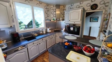 Detached house near Fécamp, 152 m² of living space on a full basement. Outbuilding of 80 m² - 5 bedrooms - 1000 m² of land.