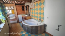 FECAMP real estate complex comprising 1 studio; 1 F2 apartment; 1 F6 apartment; 1 workshop of 100 m² and a courtyard of 180 m².