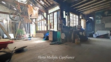 FECAMP real estate complex comprising 1 studio; 1 F2 apartment; 1 F6 apartment; 1 workshop of 100 m² and a courtyard of 180 m².
