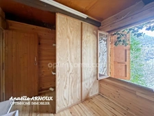 Chalet bois à fort potentiel à rénover au coeur du village d'Orcières