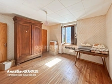 Maison et grange authentique en pierre à rénover 