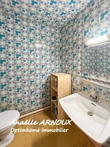 Duplex à rénover avec balcon et grand garage