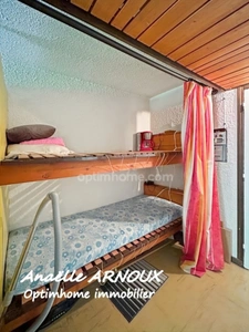 Duplex à rénover avec balcon et grand garage