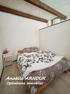Duplex à rénover avec balcon et grand garage