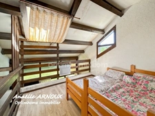 Duplex à rénover avec balcon et grand garage