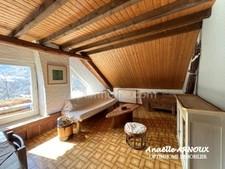 Maison en pierre à rénover avec beau potentiel