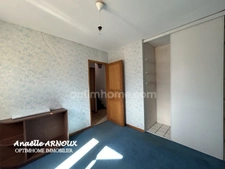 Maison en pierre à rénover avec beau potentiel
