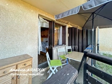 STUDIO-CABINE EN REZ-DE-JARDIN À LAYE 