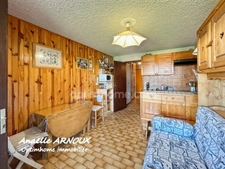 STUDIO-CABINE EN REZ-DE-JARDIN À LAYE 