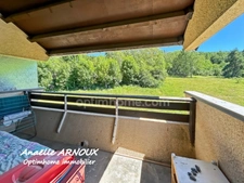 Duplex à rénover avec balcon et grand garage
