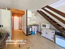 Duplex à rénover avec balcon et grand garage