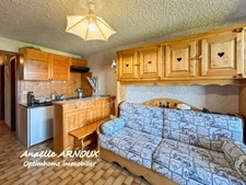 STUDIO-CABINE EN REZ-DE-JARDIN À LAYE 