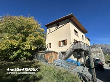 Grand duplex meublé 4 pièces proche station de ski avec terrain 