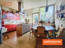 Maison de ville atypique avec jardin et dépendance, rare sur le marché !