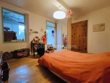 Maison de ville atypique avec jardin et dépendance, rare sur le marché !