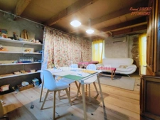 Maison de ville atypique avec jardin et dépendance, rare sur le marché !