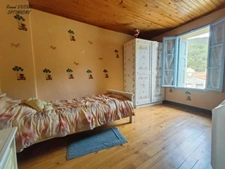 Maison de village avec cour – 5 chambres – Sahorre (66)