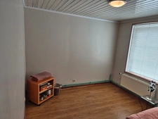 Maison semi mitoyenne avec jardin et garage en centre ville