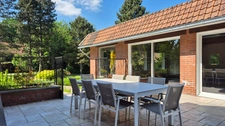 Propriété 330m2 avec piscine intérieure sur 3790m2