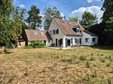 Maison individuelle 5 chambres offrant 180m2 hab sur parcelle de 1124m2 au Bois d'Achelles