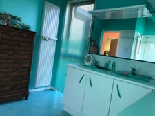Maison individuelle 4 chambres + 1 bureau + jardin + garage 2V