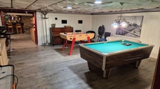 Propriété 330m2 avec piscine intérieure sur 3790m2