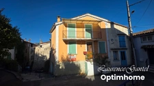 Maison de village avec balcon, vaste garage et vue sur les montagnes – Barrême