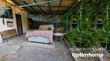 Maison atypique avec dépendance sur 1 550 m², sans vis-à-vis, à Barrême