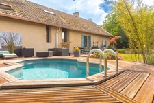  A vendre 21 Corcelles les Monts. Ancien corps de ferme de caractère avec piscine, dépendances et équipements récents 